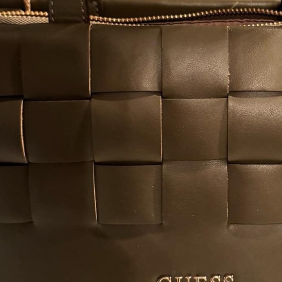GUESS Woven Tote Bag also have wallet in closet minor wear on corner 11x8in - Picture 9 of 12